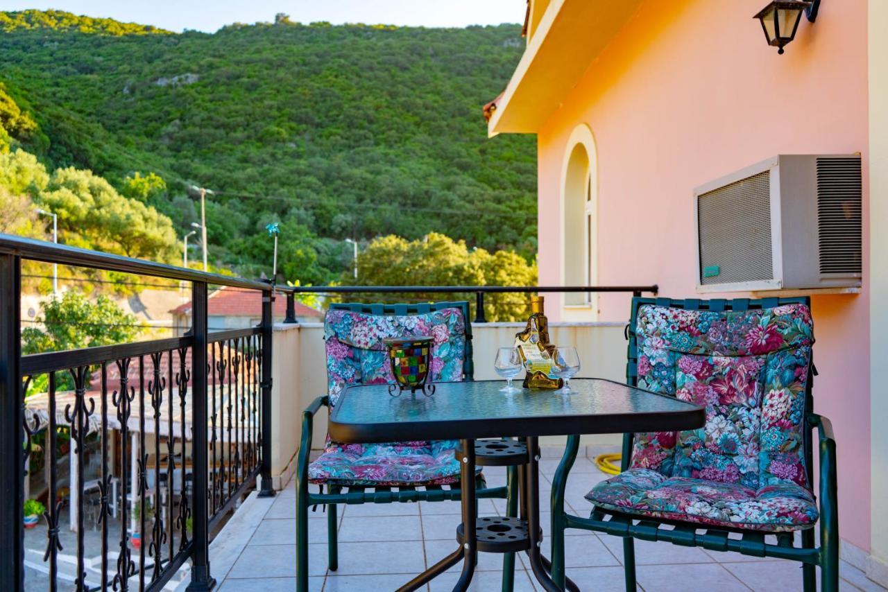 Valsamis Villa Apartments Poros  Zewnętrze zdjęcie