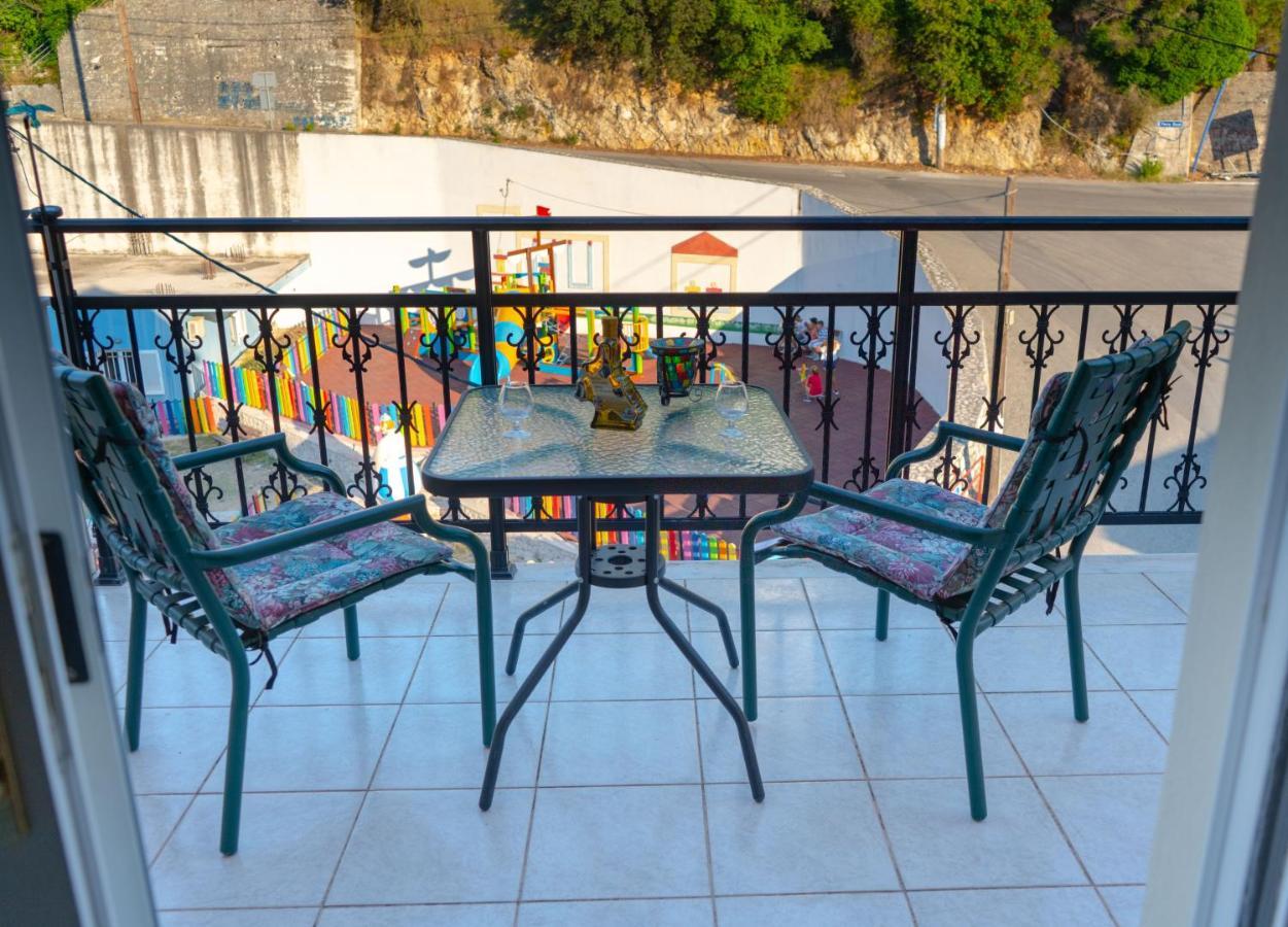 Valsamis Villa Apartments Poros  Zewnętrze zdjęcie