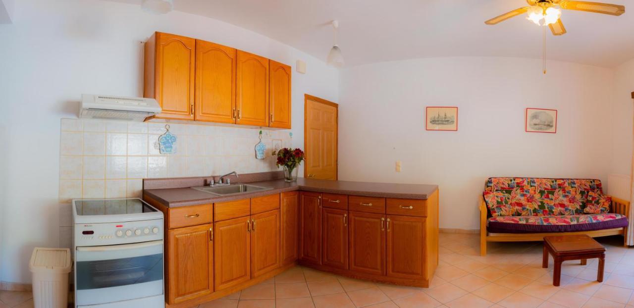 Valsamis Villa Apartments Poros  Zewnętrze zdjęcie