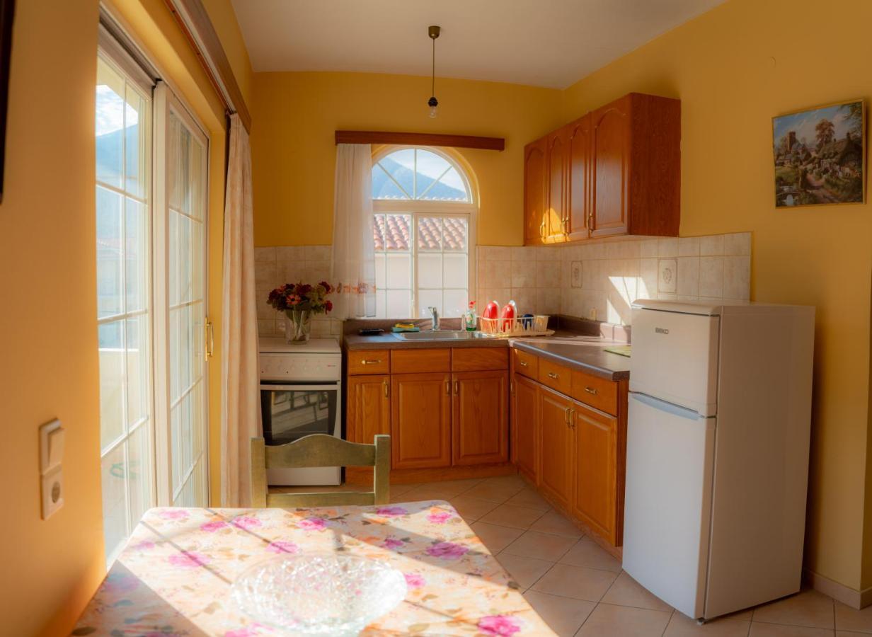 Valsamis Villa Apartments Poros  Zewnętrze zdjęcie